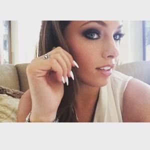 Meet your Posher, Alexandra