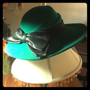 Vintage Emerald & Black Swooped Felt Hat