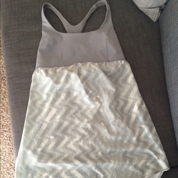 Lululemon Venus tank - small