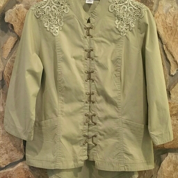 Blouse, Contrast - Picture 2 of 3