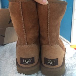 Short authentic ugg boots.