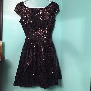 HOMECOMING short black sparkle dress