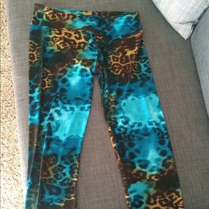 Onzie Capri work out pants- size m/l
