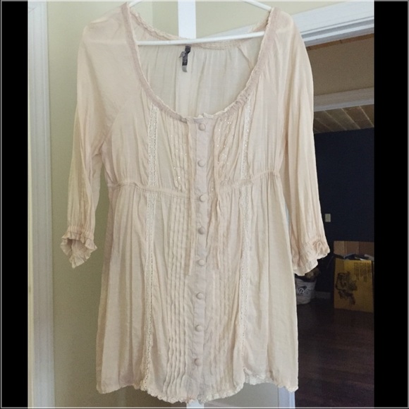 Baby doll cream color shirt 💛