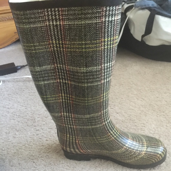 Rain boots