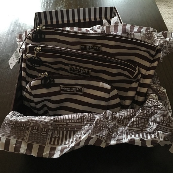 Henri Bender travel trio