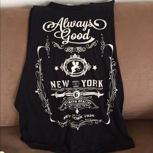 Loose fitting women's shirt