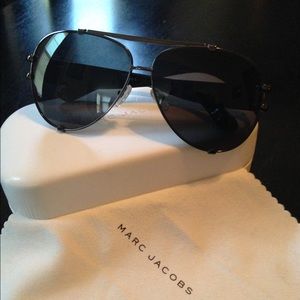 Authentic Marc Jacobs black aviator sunglasses