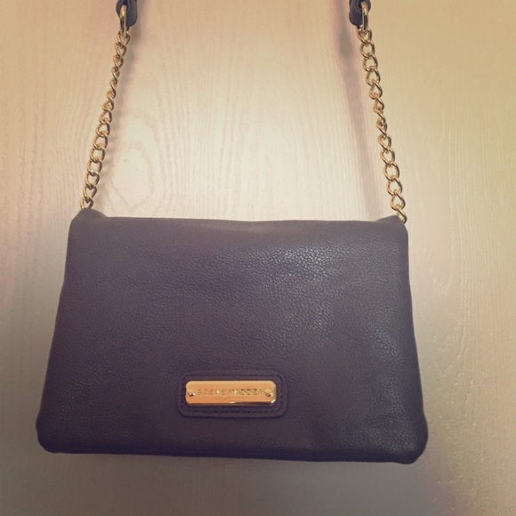 Gray Steve Madden cross body purse