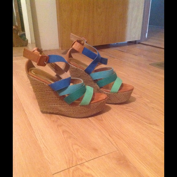 Tri color wedges
