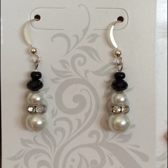 Holiday Earrings! $5/ea - Picture 4 of 4