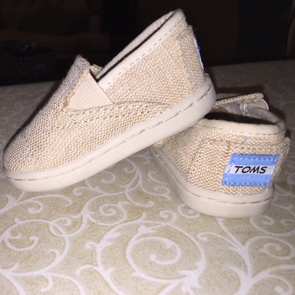 TOMS - Picture 4 of 4