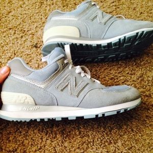 New Balance Tennis shoes