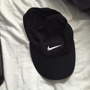 Black nike hat