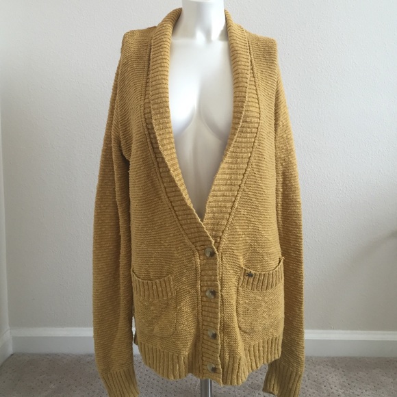 Long cardigan sweater w/pockets
