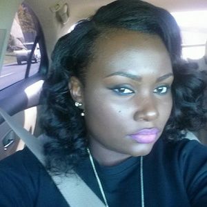 Meet your Posher, Delishia