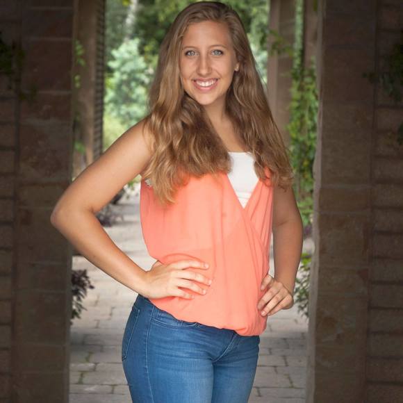 Meet your Posher, Nina