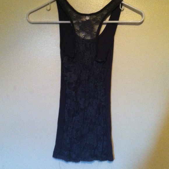 Tank Tops 2 Set Bundle - Picture 4 of 4