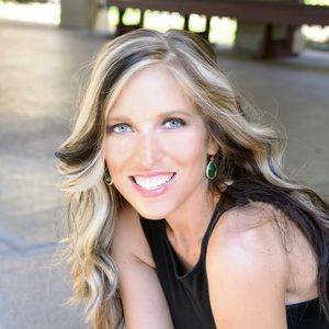 Meet your Posher, Alyson