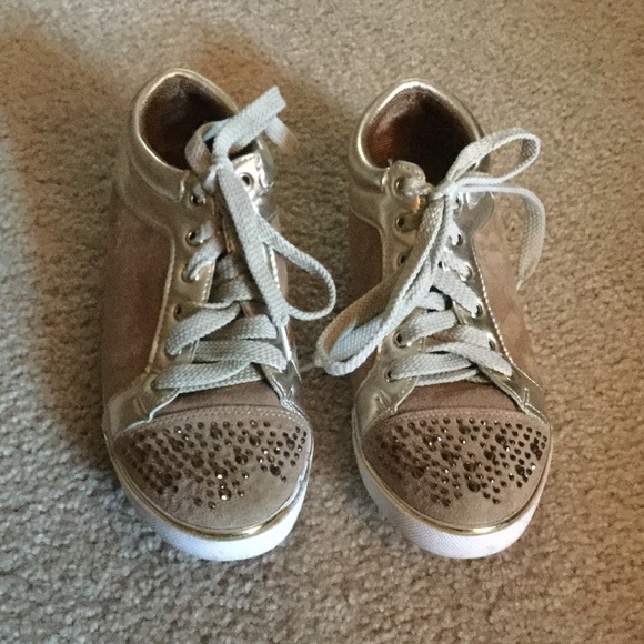 Wanted Sneakers