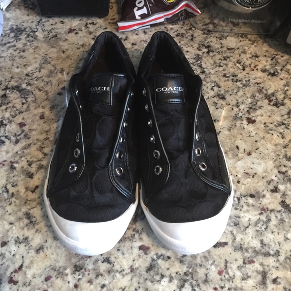 Showing - Picture 2 of 3