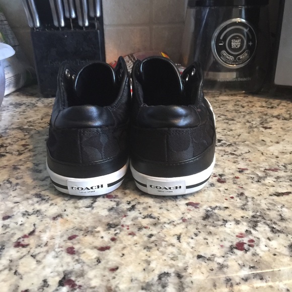 Showing - Picture 3 of 3