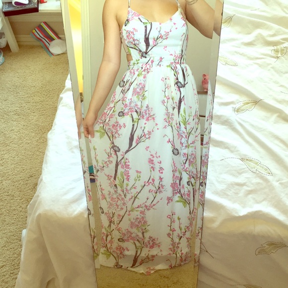Floral print chiffon maxi dress open back