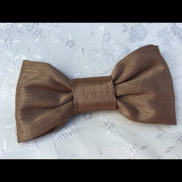 Bow tie, brown bow