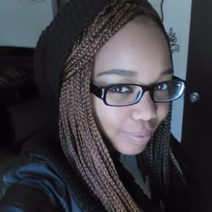 Meet your Posher, Tee