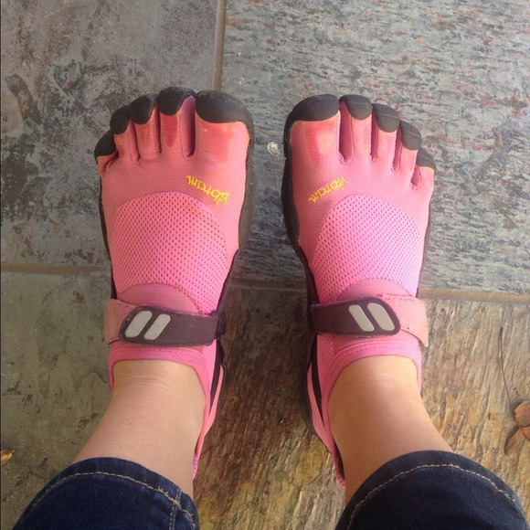Vibram toe shoes!