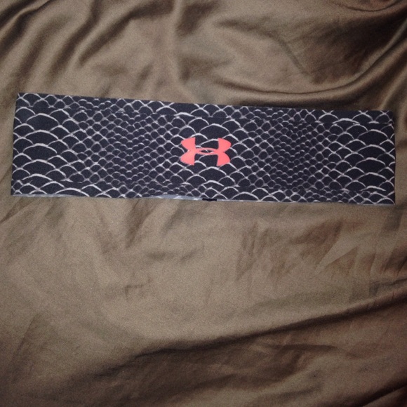 Under Armour workout headband