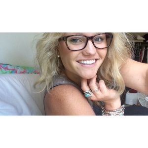 Meet your Posher, Megan