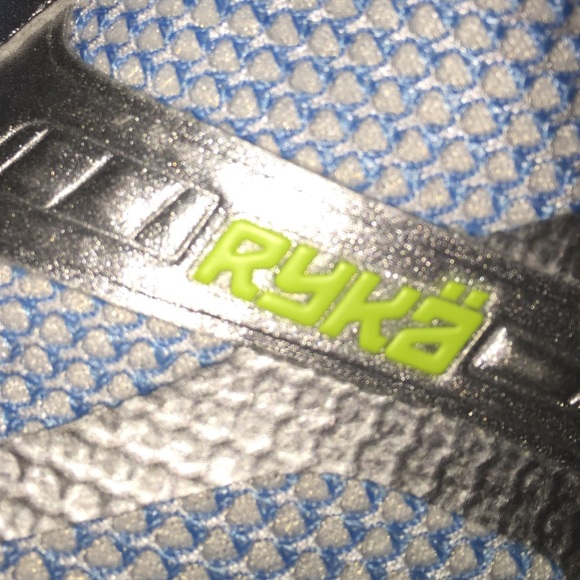 Running shoes - Picture 3 of 3