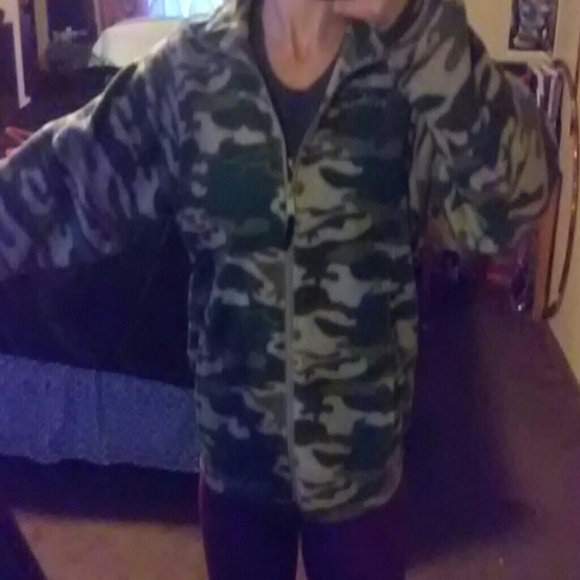 Columbia camo Sweater - Picture 1 of 2