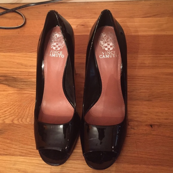 Patent leather peep toe pumps