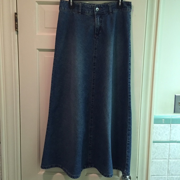 Brand New Zana Di Long Blue Jean Skirt Size 7