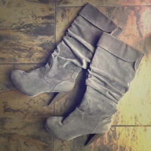 Gray suede boots 8