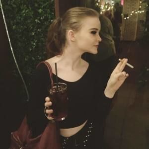 Meet your Posher, Isabel