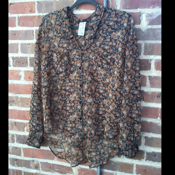 🚫SOLD🚫Free People Button up shirt