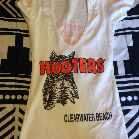 X-small Hooters, Clearwater Beach V neck
