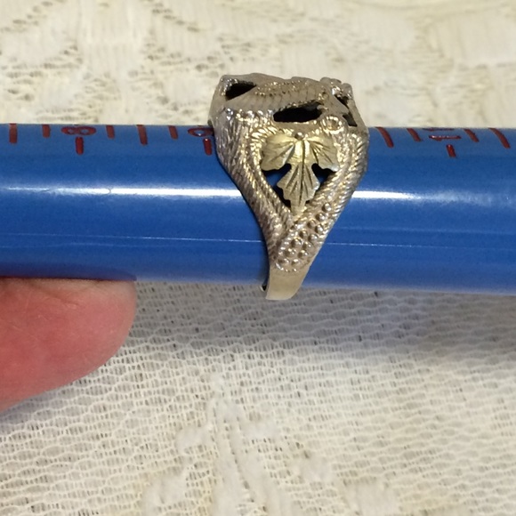 BLACK HILLS GOLD MENS RING - Picture 3 of 4