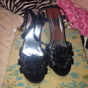 Black tan wedges