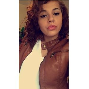 Meet your Posher, Ivy