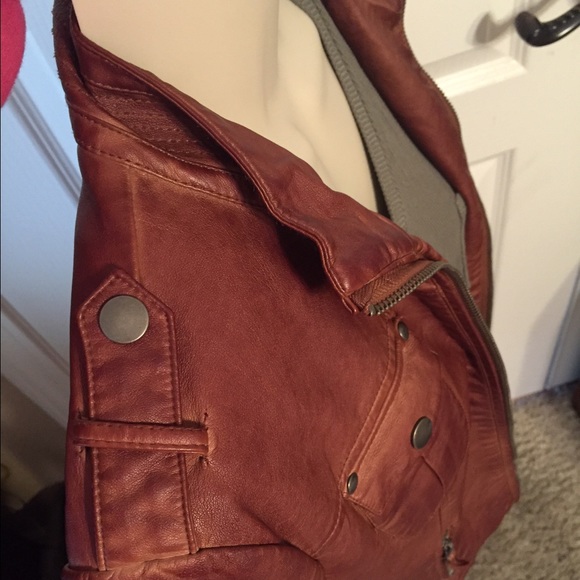 Leather jacket - Picture 2 of 4
