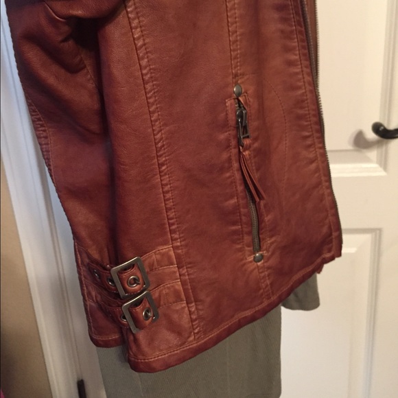 Leather jacket - Picture 3 of 4