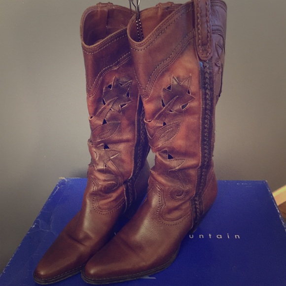 CONTEMPORARY COWBOY BOOTS