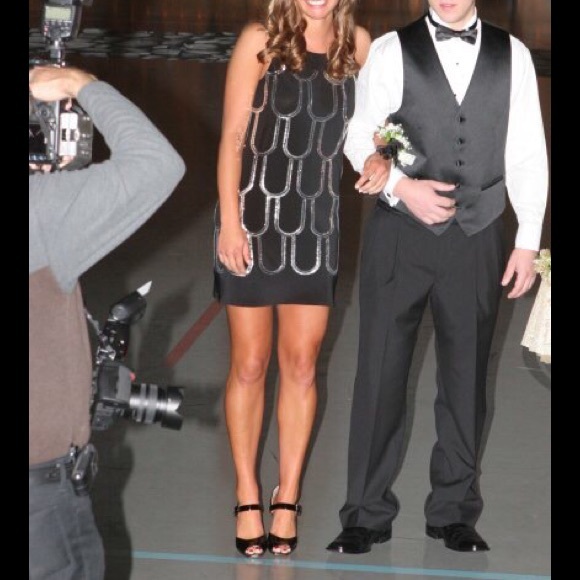 🎉SALE🎉 Black and sequined dress! - Picture 3 of 3