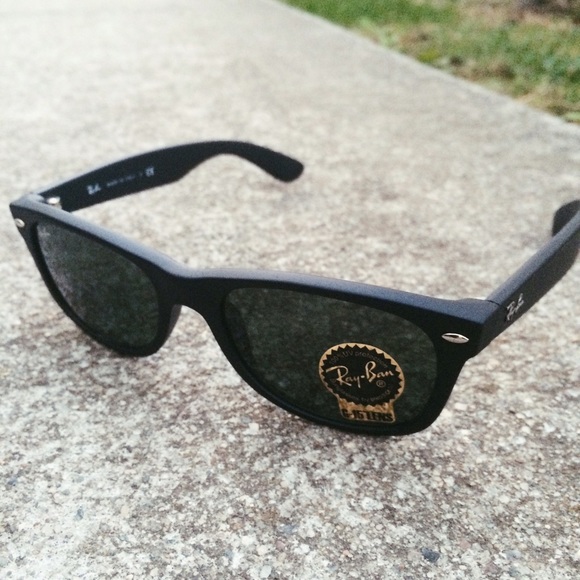 Ray-Ban Accessories - *NEW* Authentic New Wayfarer Ray-Ban Sunglasses 😎
