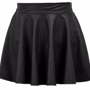 ♥️ snakeskin embossed flare mini NWOT