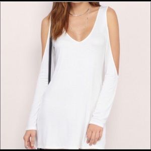 NWOT Tobi cold shoulder dress